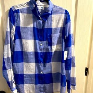 Women’s button- down
